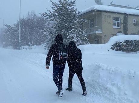 Ardahan'da kar nedeniyle hafta sonu yapılan eğitim faaliyetlerine ara verildi