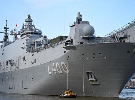 TCG Anadolu'ya Rotterdam Limanı'nda büyük ilgi! Hollanda basını: Etkileyici görüntü