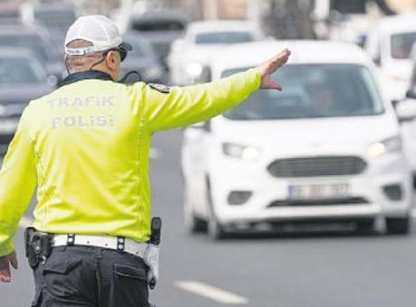 Trafikte yeni dönem başladı! Magandalara ağır ceza