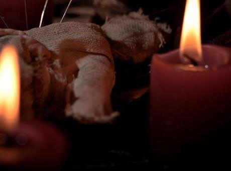 21 yaşındaki genç kız arkadaşına büyü yaptırmak istedi! 500 bin liraya yakın dolandırıldı