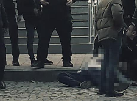 Adliye önünde cinsel istismar cinayeti! Boşandığı kocasının arkadaşını kalbinden bıçakladı