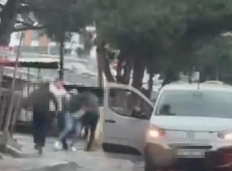 Araçtan inip dehşet saçtılar! Yayaya saldıran 2 şüpheliye rekor ceza