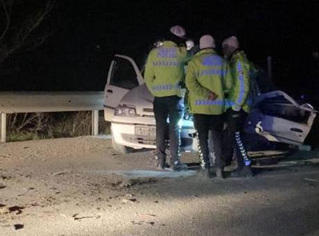 Arnavutköy’de otomobil ile kamyonet çarpıştı: 1 ölü, 2 yaralı