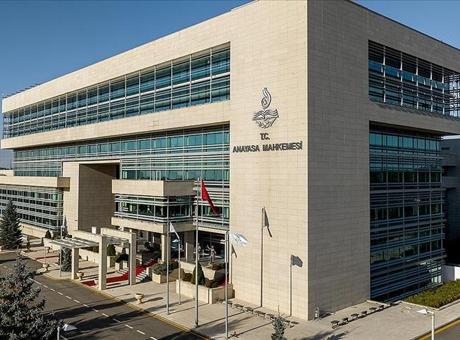 AYM’den sağlık çalışanları için kritik karar: Nöbet ücret sınırı iptal