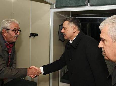 Bakan Çiftçi, şehit Uzman Çavuş Akarsel'in ailesini ziyaret etti