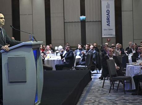 Bakan Kacır: Kendi istikametimizle yolumuza devam etmek için güçlü olmak zorundayız