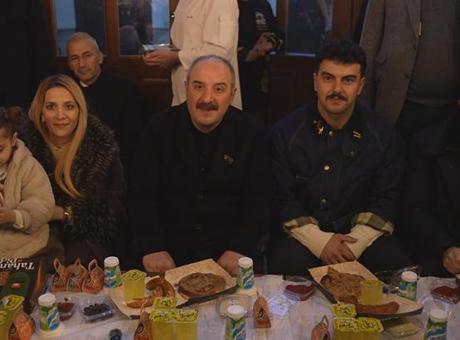 Bursa’da geleneksel “tahanlı ve simit” sahuru! Mustafa Varank gençleri davet etti