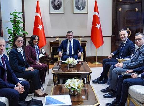 Cevdet Yılmaz, Kanada Dışişleri Bakanı Anand’ı kabul etti