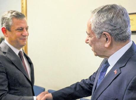 CHP lideri, Arınç’ı TBMM’de ziyaret etti
