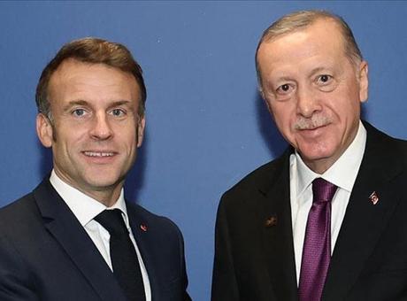 Cumhurbaşkanı Erdoğan, Emmanuel Macron ile görüştü: İran'la yeniden müzakereye dönülmeli