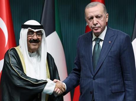 Cumhurbaşkanı Erdoğan Kuveyt Emiri El Sabah ile telefonda görüştü