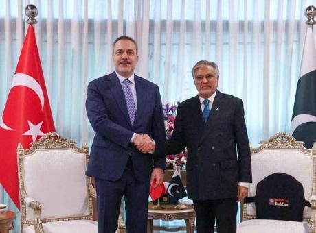 Dışişleri Bakanı Hakan Fidan, Pakistanlı mevkidaşı Dar ile görüştü