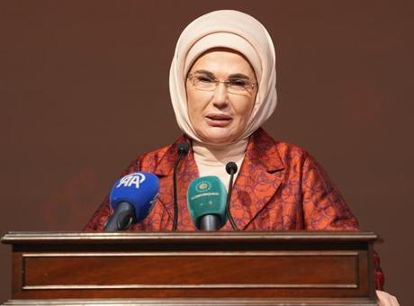 Emine Erdoğan 'AK Parti İstanbul Kadın Kolları ile Vefa İftarı' programına katıldı