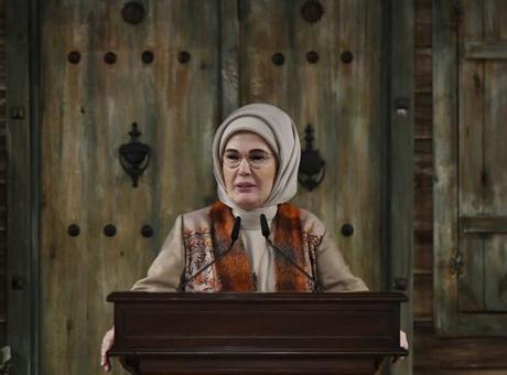 Emine Erdoğan, onursal başkanı olduğu dernek ve vakıfların temsilcileriyle buluştu