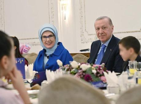 Emine Erdoğan'dan devlet himayesindeki çocuklarla iftar programına ilişkin paylaşım