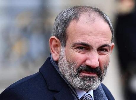 Ermenistan Başbakanı Paşinyan’a kilisede şok saldırı!