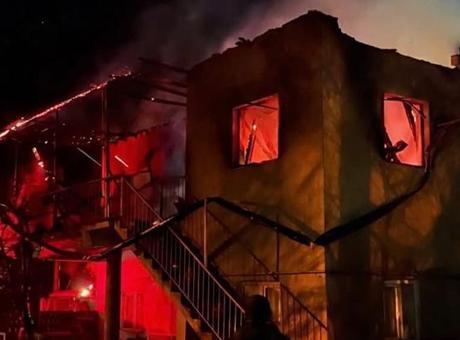 Evde çıkan yangında anne yaralandı, zihinsel engelli kızı öldü