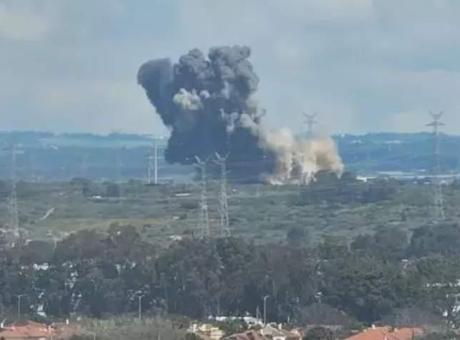 İran'dan İsrail'e sert darbe! Ülkenin en büyük enerji santrali vuruldu