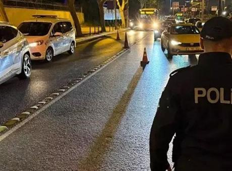 İstanbul'da polis ekipleri kent genelinde uygulama yaptı