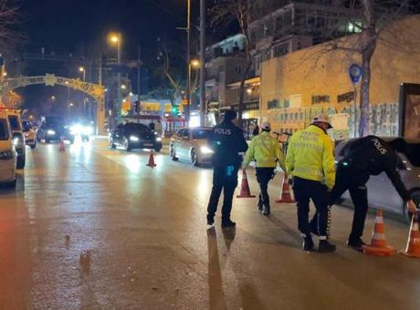 Kadıköy’de trafik ve asayiş uygulaması; makas atan sürücüye 90 bin lira ceza