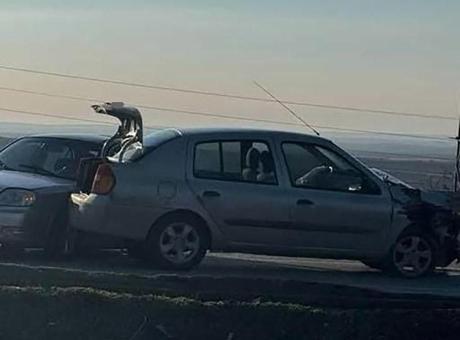 Kilis-Gaziantep karayolunda iki otomobil çarpıştı: 1 sürücü hayatını kaybetti