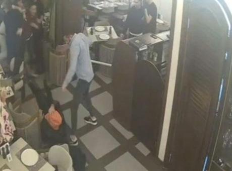 Mersin'de Mezitli Belediye Başkanı Tuncer, restoranda çıkan kavgada darbedildi