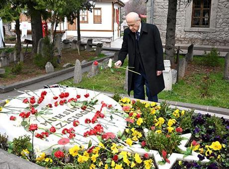 MHP Genel Başkanı Bahçeli, Muhsin Yazıcıoğlu'nun kabrini ziyaret etti