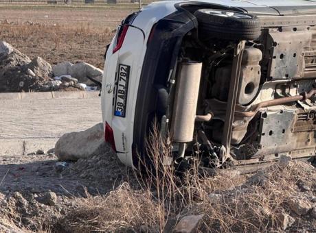 Niğde'de otomobil takla attı: 2 yaralı