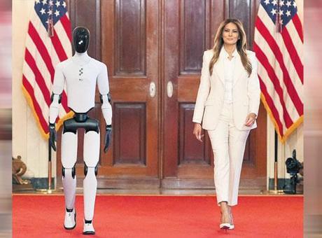 Robotla sahneye çıktı