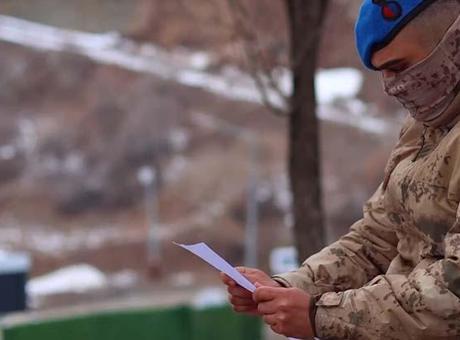 Samsunlu öğrencilerden Mehmetçiğe duygu dolu mektuplar! Görevdeki askerlere moral oldular