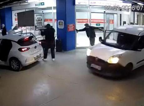 Son dakika: Kuyumcukent'te uzun namlulu silahlarla 20 milyon liralık soygun