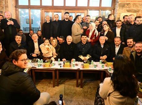 TBMM Sanayi Komisyonu Başkanı Varank, Bursa'da vatandaşlarla sahur yaptı