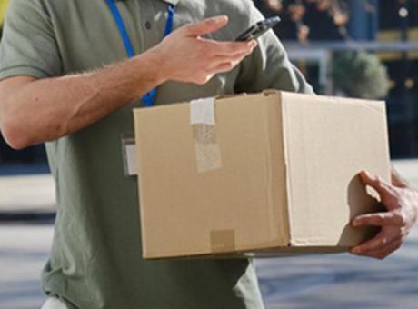 Tıp Bayramı hediyesini çaldı! Kurye teslim kodunu aldı, sonrasında olanlar şaşkına çevirdi