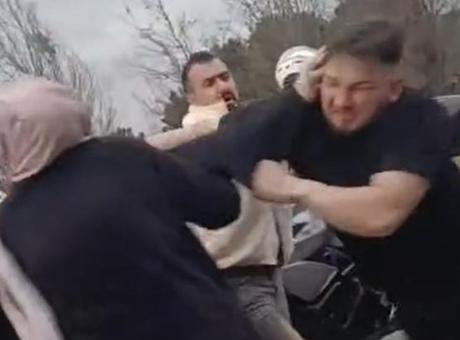 Ümraniye’de trafikte yumruklar konuştu! Yol verme tartışması kavgaya dönüştü