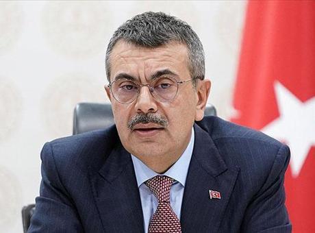 Üniversiteye başlama yaşı düşüyor mu? Bakan Tekin'ten açıklama