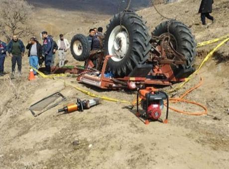 Yer: Aksaray! Devrilen traktörün altında kalarak hayatını kaybetti