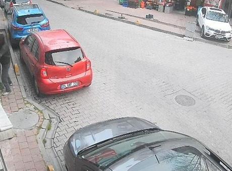 Yer: Fatih! Sokak ortasında kadının elindeki telefonu çalıp kaçan şüpheli yakalandı