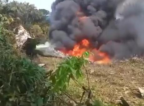 Yer: Kolombiya! 110’dan fazla askeri personeli taşıyan askeri nakliye uçağı düştü