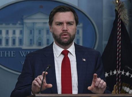ABD Başkan Yardımcısı JD Vance'in 'Pentagon' çelişkisi! 'Sık sık soru soruyor'