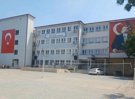 Adana'da okul çevresinde silah sesleri! Öğrenciler dışarı fırladı