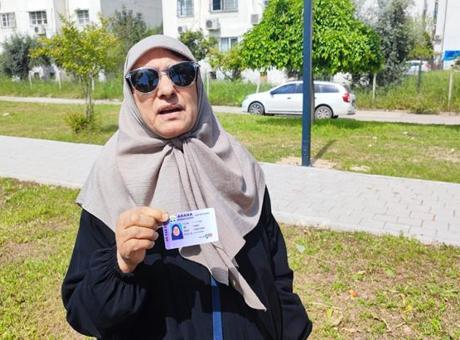 Adana’da ücretsiz ulaşım kartı olan kadın dolmuştan indirildi! 'Diğer sürücüler de aynı şeyi yapıyor'