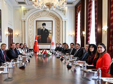 Bakan Gürlek, Hollanda Adalet ve Güvenlik Bakanı Van Weel ile görüştü
