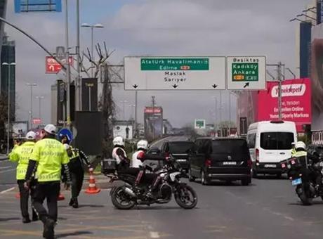 Beşiktaş’ta polis noktasına saldırı! Hastaneden taburcu edilen şüpheli tutuklandı