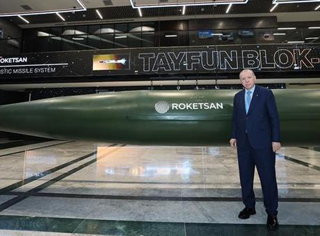 Cumhurbaşkanı Erdoğan'dan Tayfun Blok-4 füzesini imza