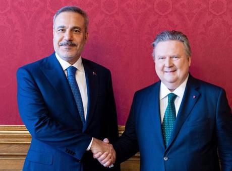 Dışişleri Bakanı Hakan Fidan, Viyana Eyalet Başbakanı ve Belediye Başkanı Ludwig ile görüştü