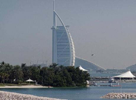 Dubai'nin simgelerinden Burj Al Arab kapatılıyor! İran'ın misillemelerinin hedefi olmuştu