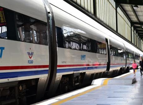 İstanbul-Ankara arası hızlı tren kullanacaklara güzel haber! Süre kısalıyor