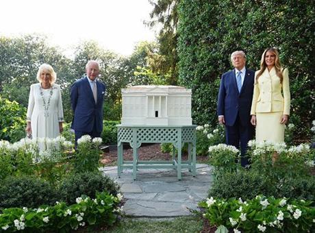Kral Charles'tan Beyaz Saray'a sürpriz ziyaret! Dikkat çeken 'arı kovanı' detayı