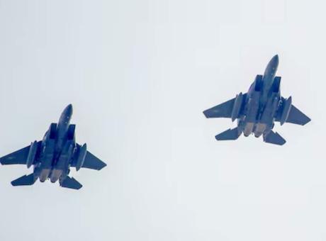 Savaş uçağı pilotlarından akılalmaz hata! Fotoğraf çekilmek isterken çarpıştıkları ortaya çıktı