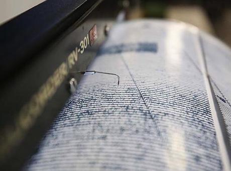 SON DAKİKA DEPREMLER: Akdeniz'de 4,2 büyüklüğünde deprem